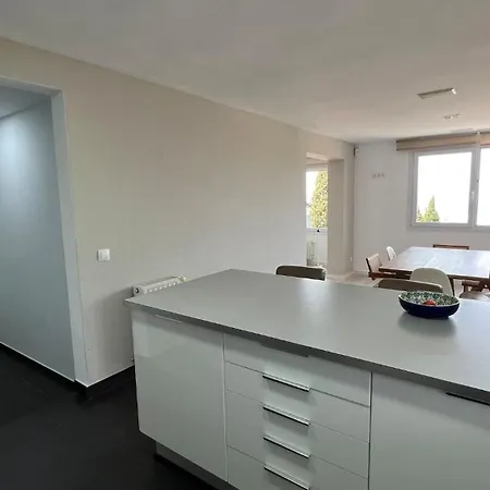 Preciosa Casa En Con Vistas Al Pueblo Y Al Mar Av-33 Roses