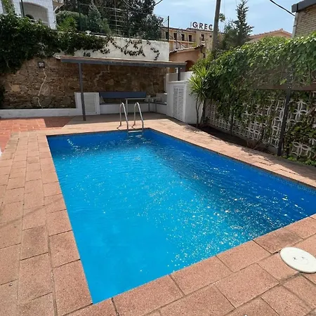 Preciosa Casa En Con Vistas Al Pueblo Y Al Mar Av-33 *